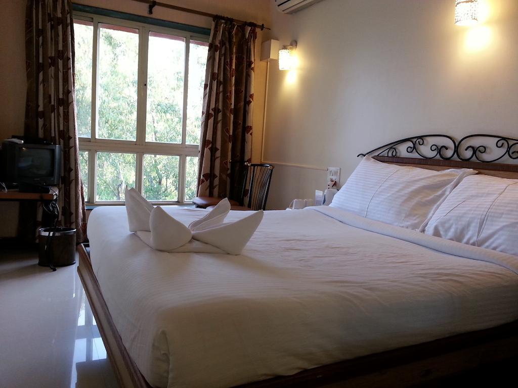 Bella Vista Resort Mahābaleshwar Rum bild