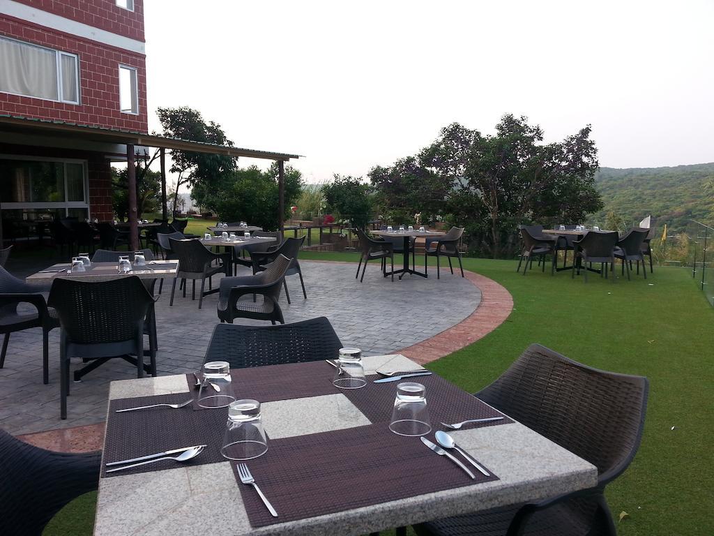 Bella Vista Resort Mahābaleshwar Exteriör bild