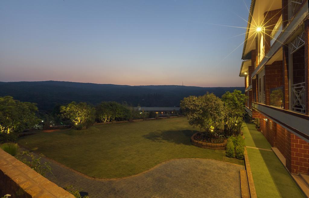 Bella Vista Resort Mahābaleshwar Exteriör bild