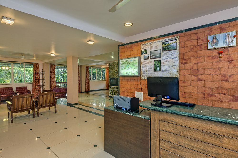 Bella Vista Resort Mahābaleshwar Exteriör bild