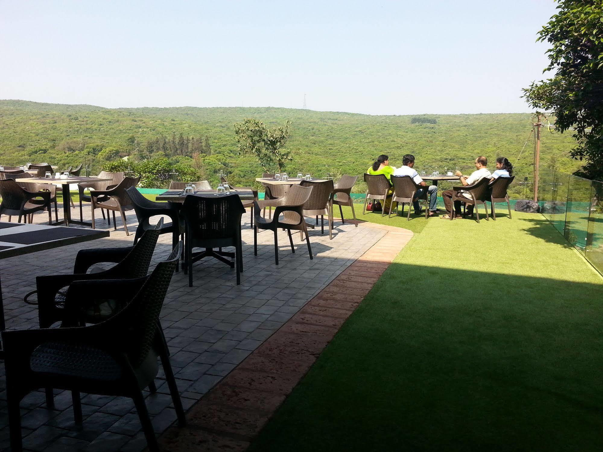 Bella Vista Resort Mahābaleshwar Exteriör bild