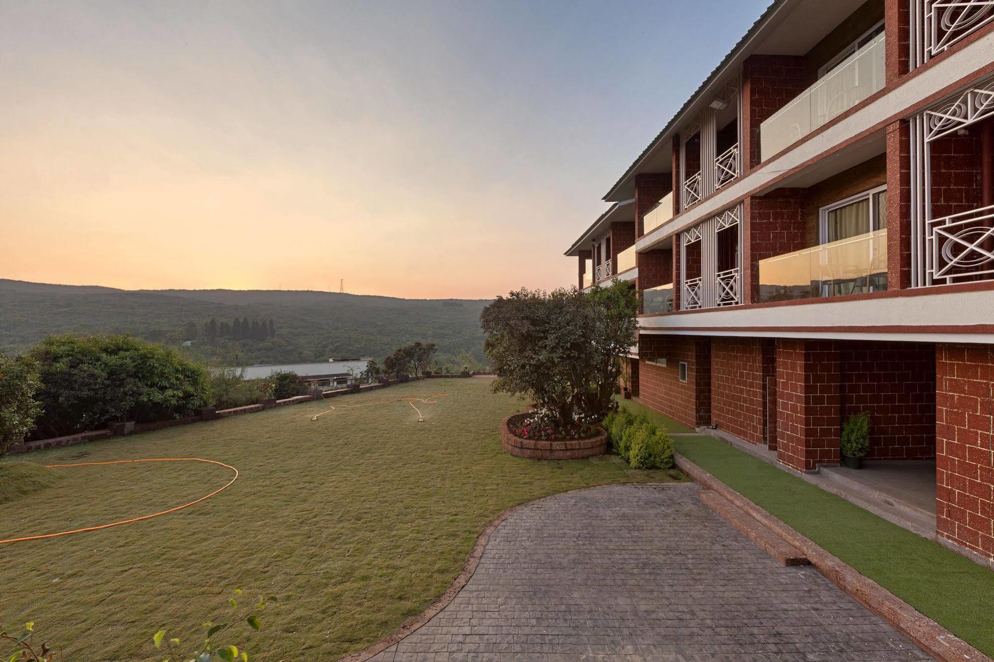 Bella Vista Resort Mahābaleshwar Exteriör bild