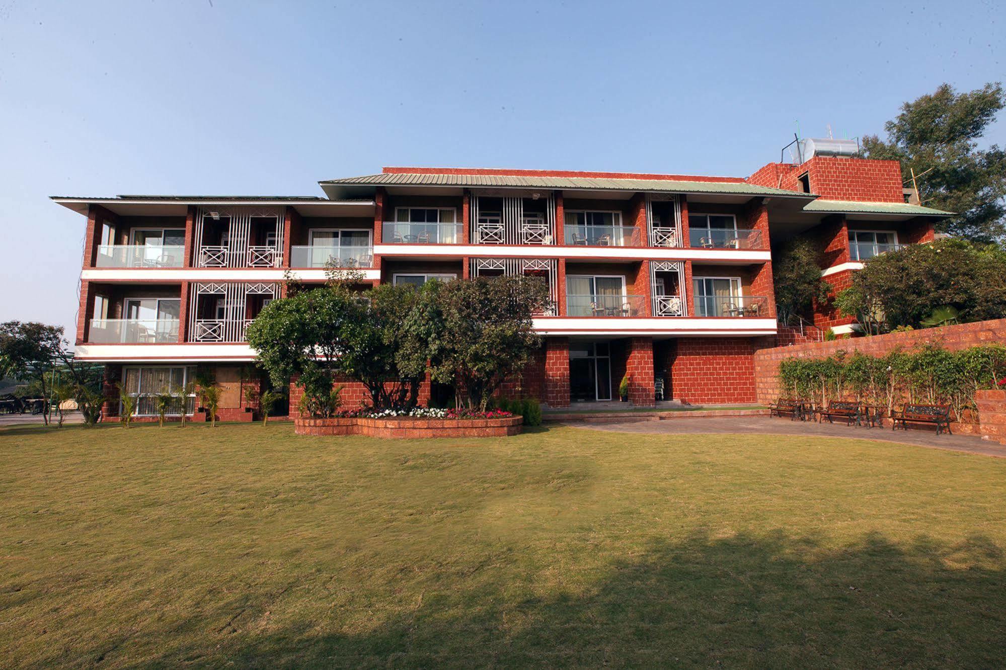 Bella Vista Resort Mahābaleshwar Exteriör bild