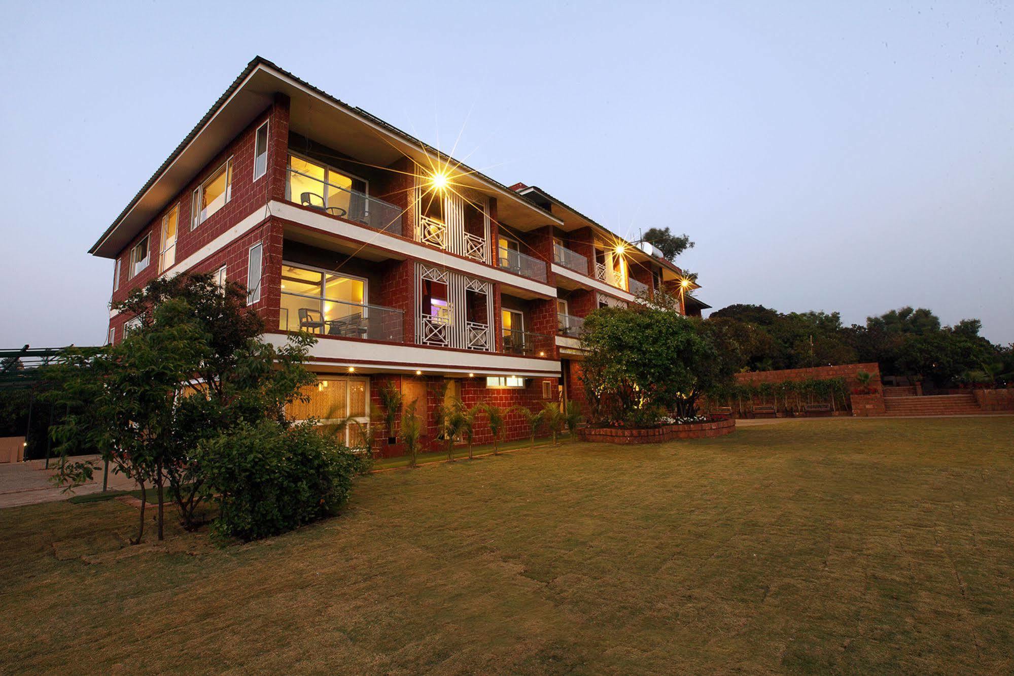 Bella Vista Resort Mahābaleshwar Exteriör bild
