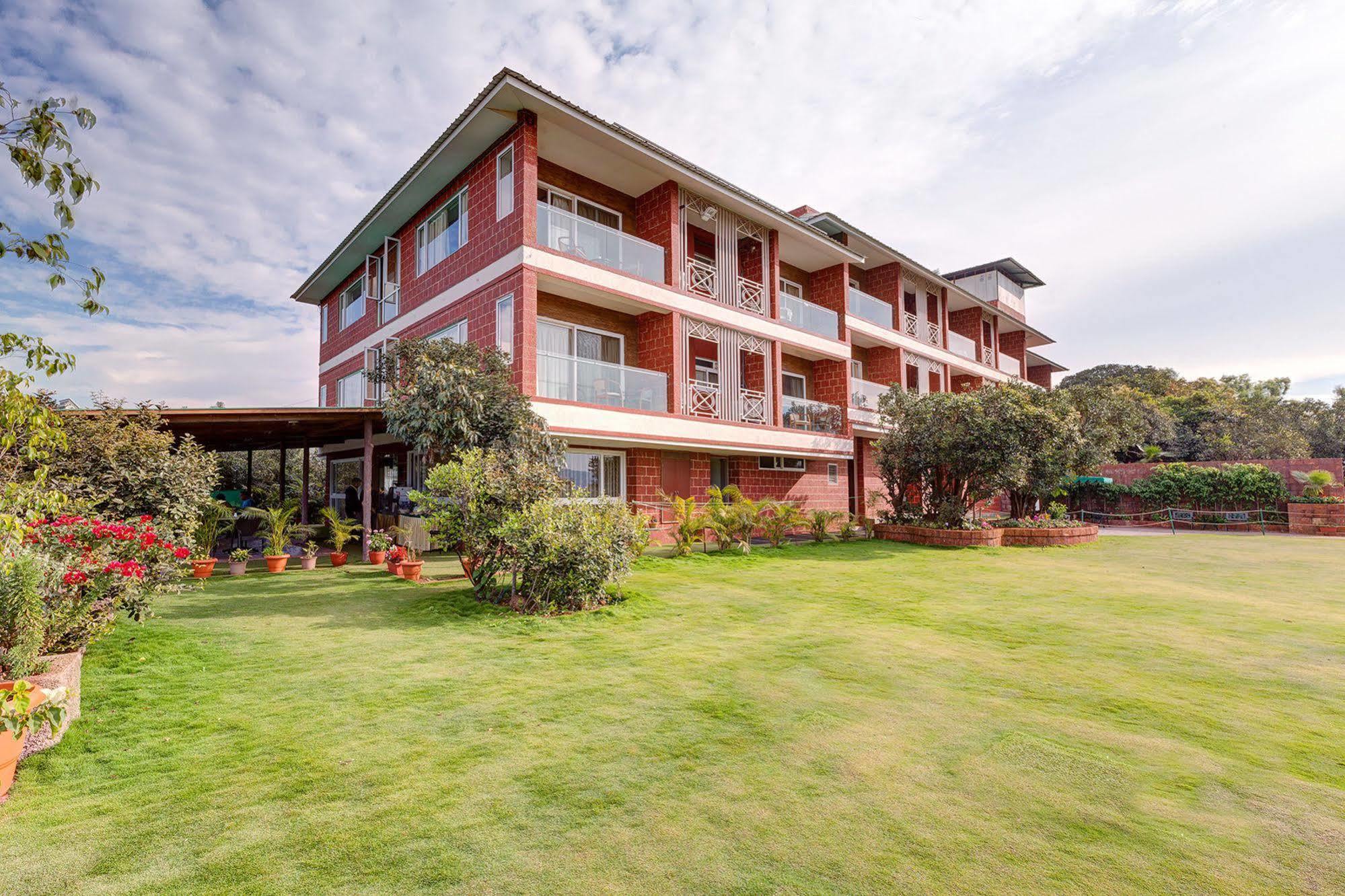 Bella Vista Resort Mahābaleshwar Exteriör bild