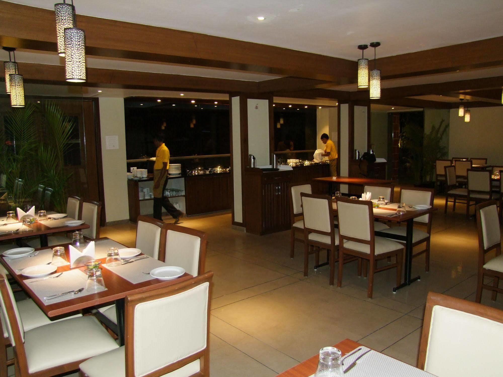 Bella Vista Resort Mahābaleshwar Exteriör bild